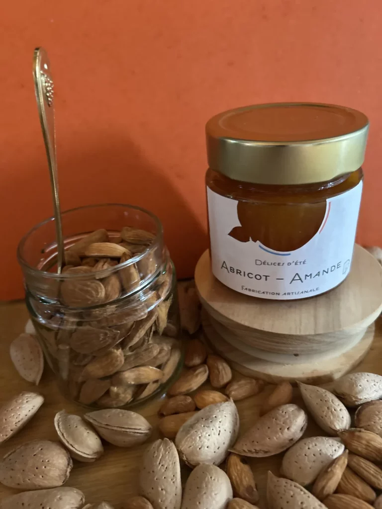 Pot de confiture artisanale Abricots Amandes, Colorées