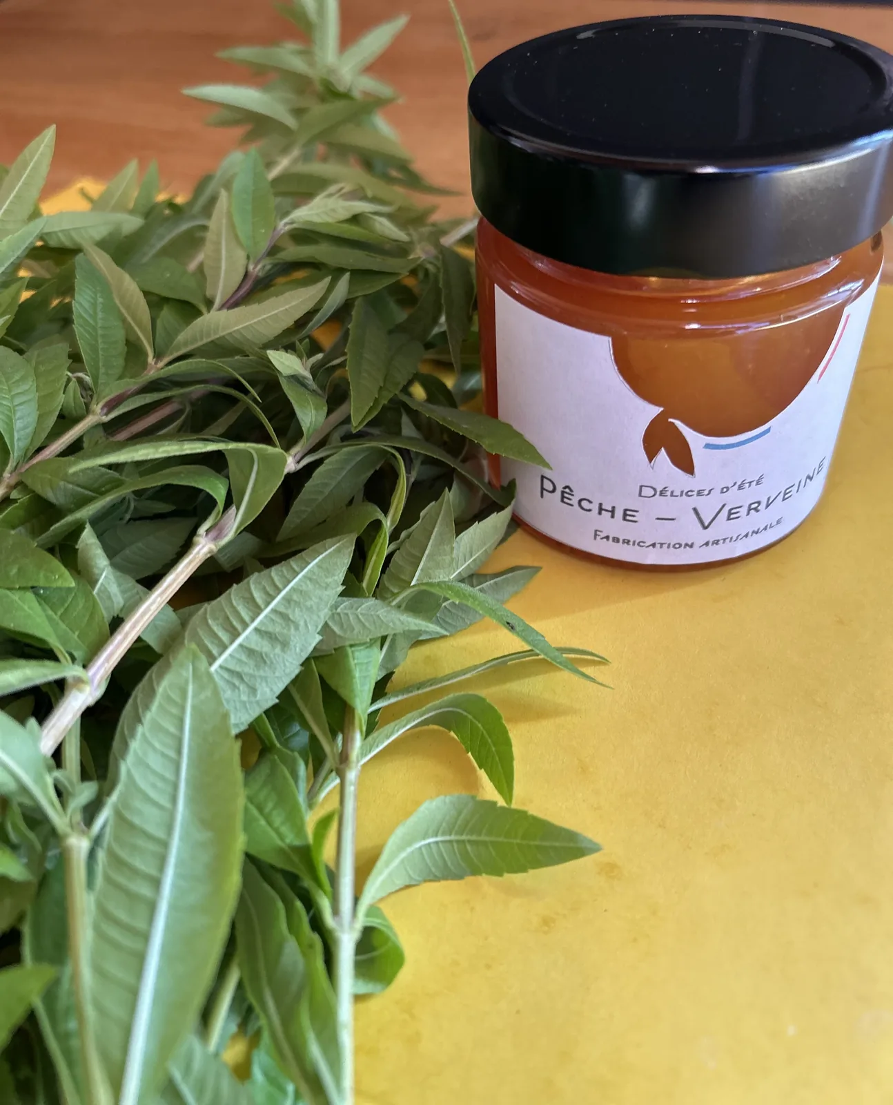 Pot de confiture artisanale Peches Jaune et Verveine Citronnée, Colorées
